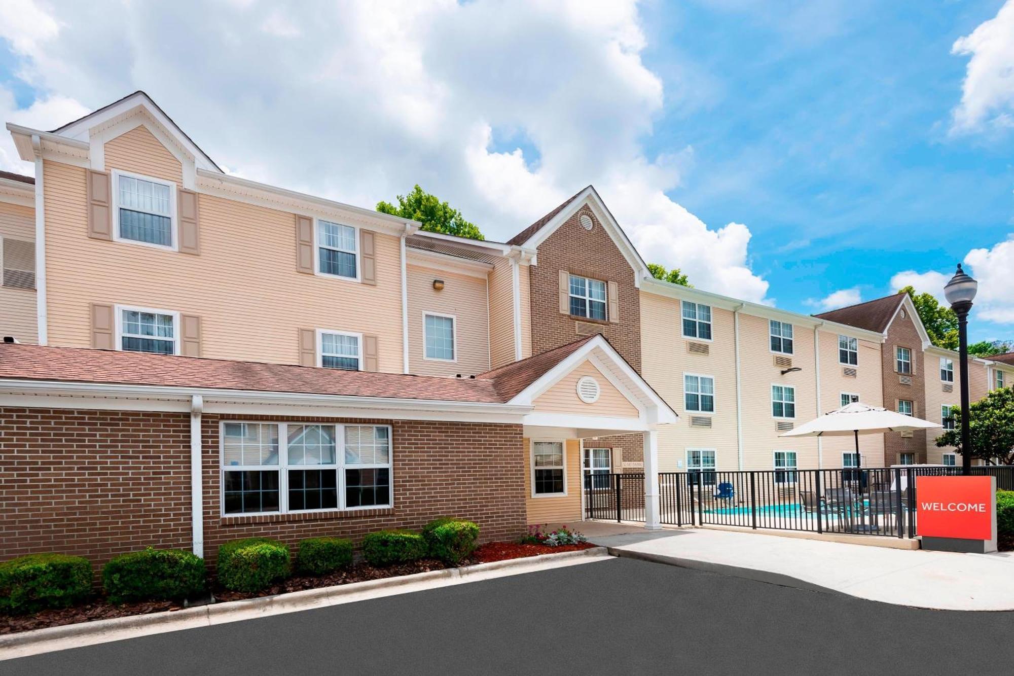 TownePlace Suites Savannah Midtown Bagian luar foto