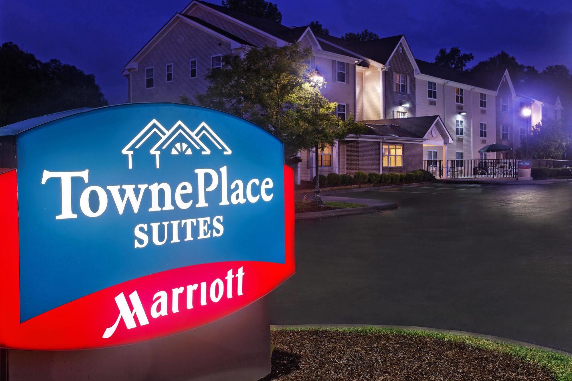 TownePlace Suites Savannah Midtown Bagian luar foto