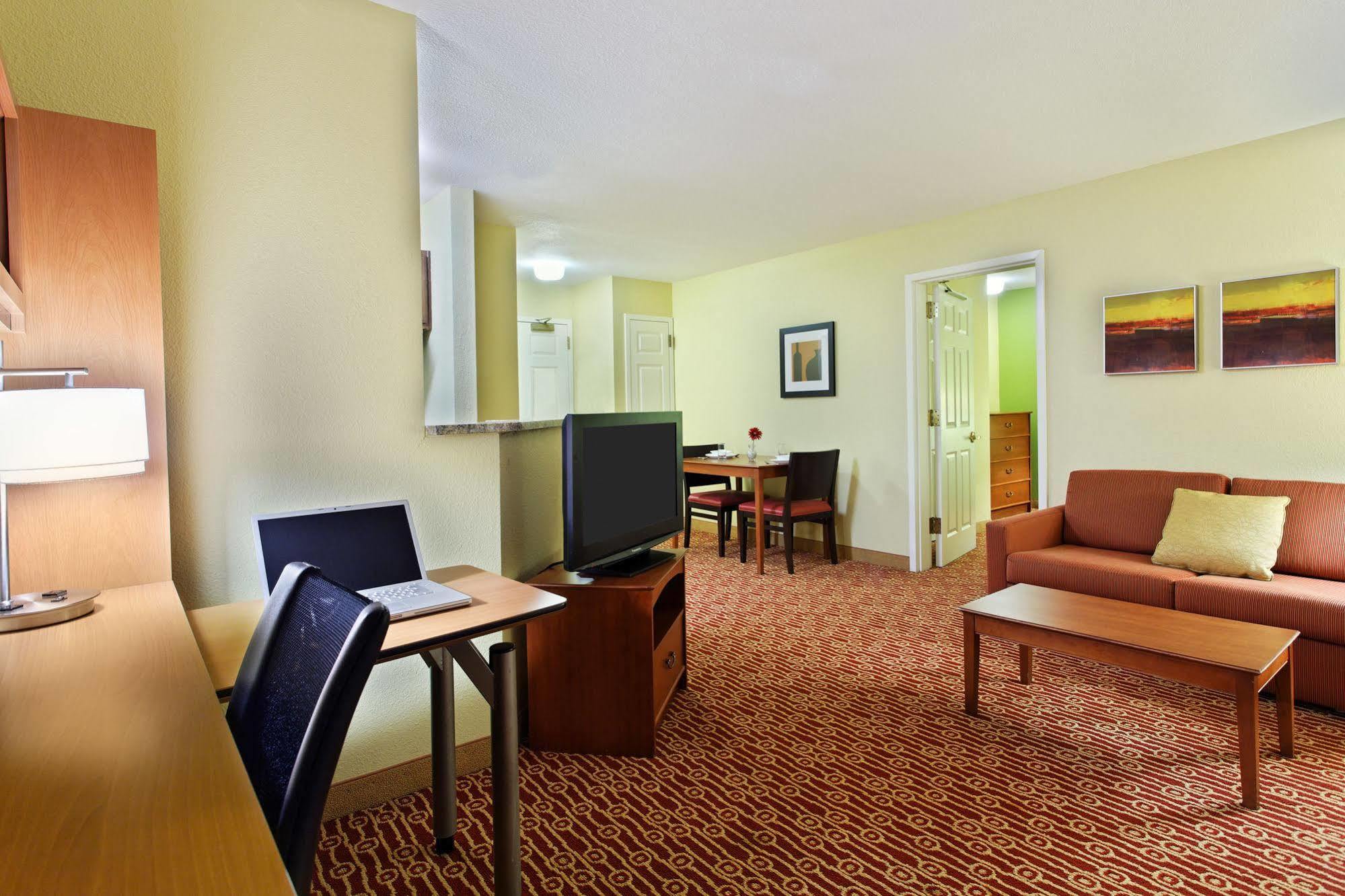 TownePlace Suites Savannah Midtown Bagian luar foto