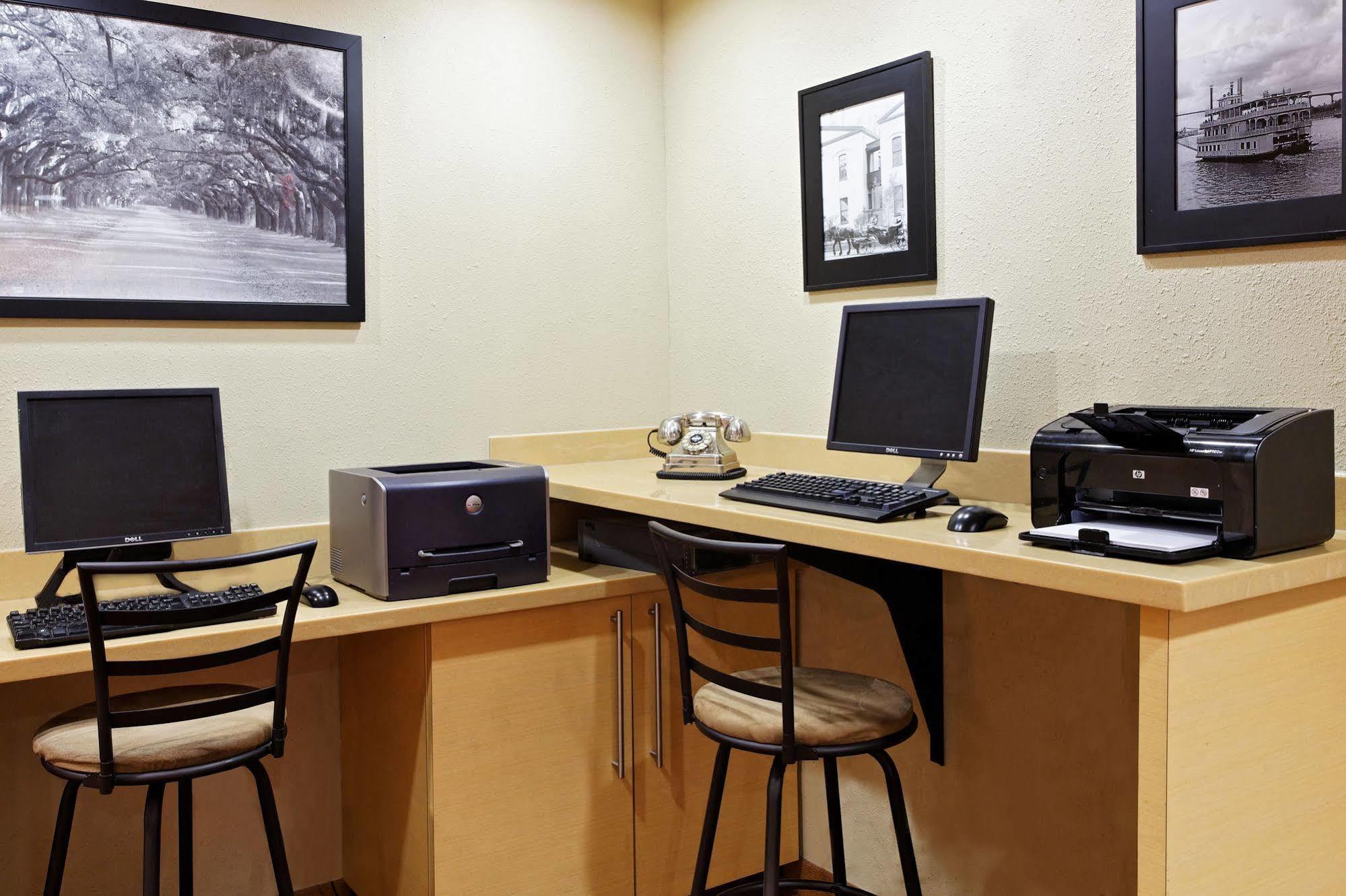 TownePlace Suites Savannah Midtown Bagian luar foto